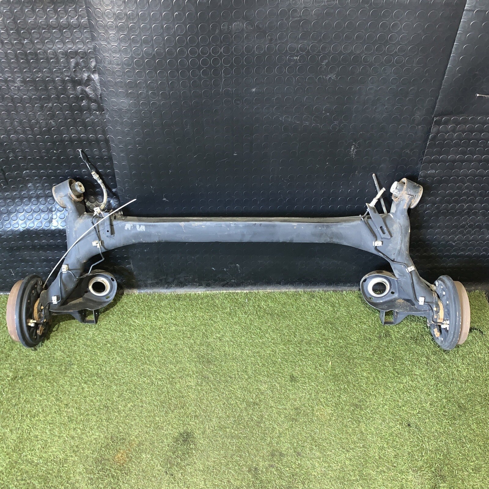 Ponte Assale Posteriore Volkswagen Polo 9N Con Freni A Tamburo