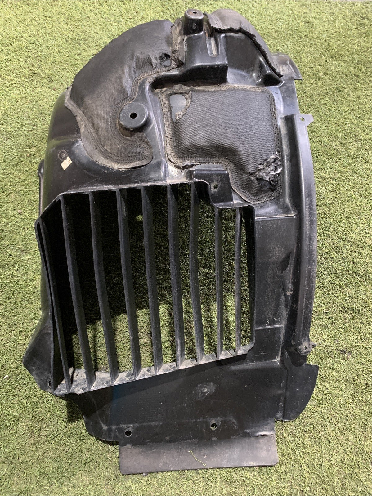 Parasassi Anteriore Sinistro Maserati Levante 670032464