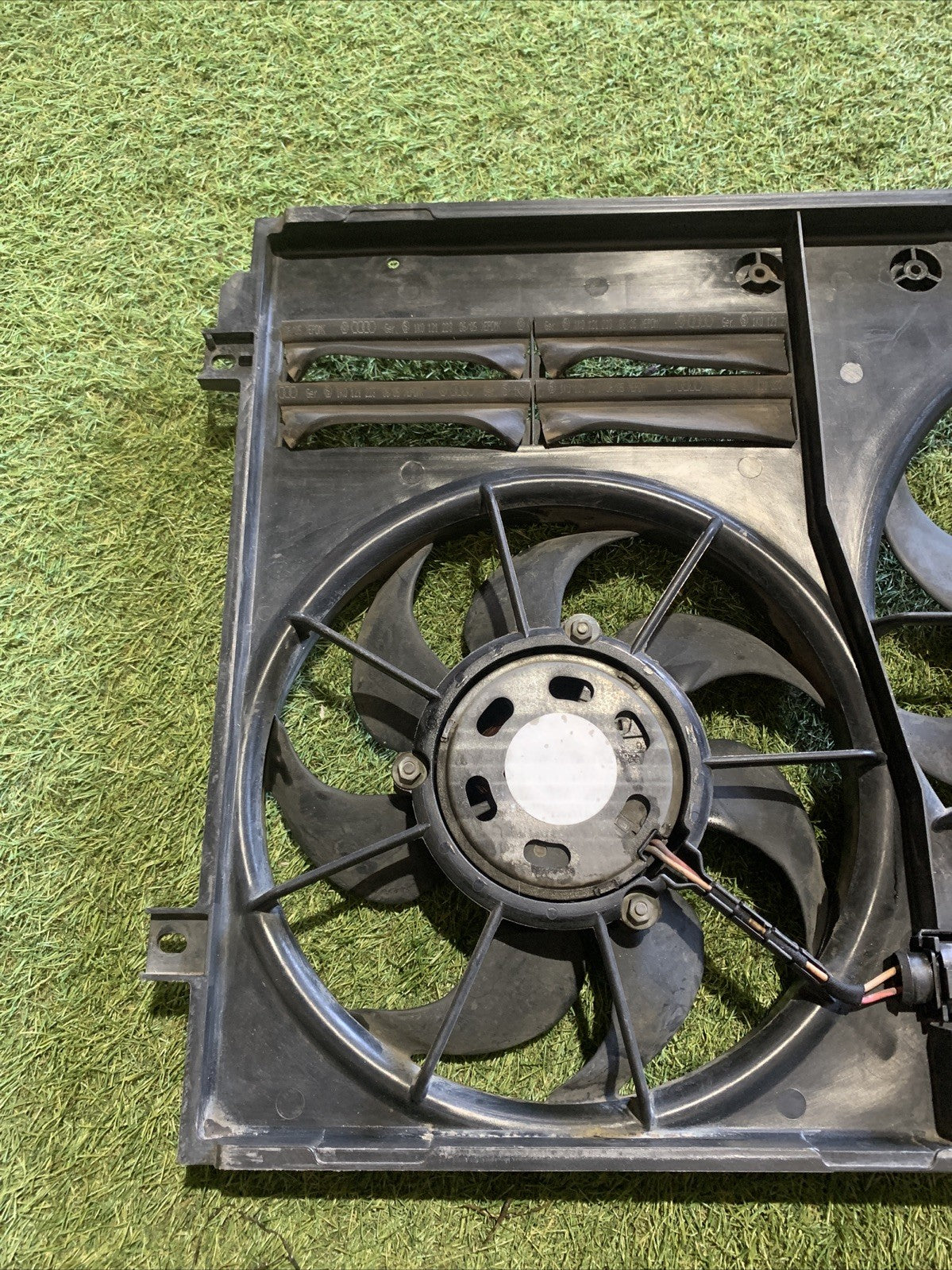 ELETTROVENTOLA RADIATORE VOLKSWAGEN GOLF V 2.0 TDI (2007) (1K0121207AA)