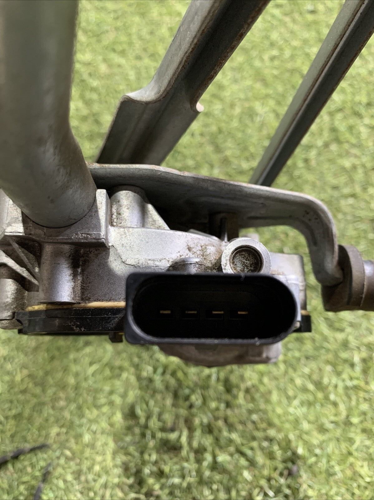 MOTORINO TERGICRISTALLO ANTERIORE PER FIAT 500 L Serie (351_352) 51883627 (12>)