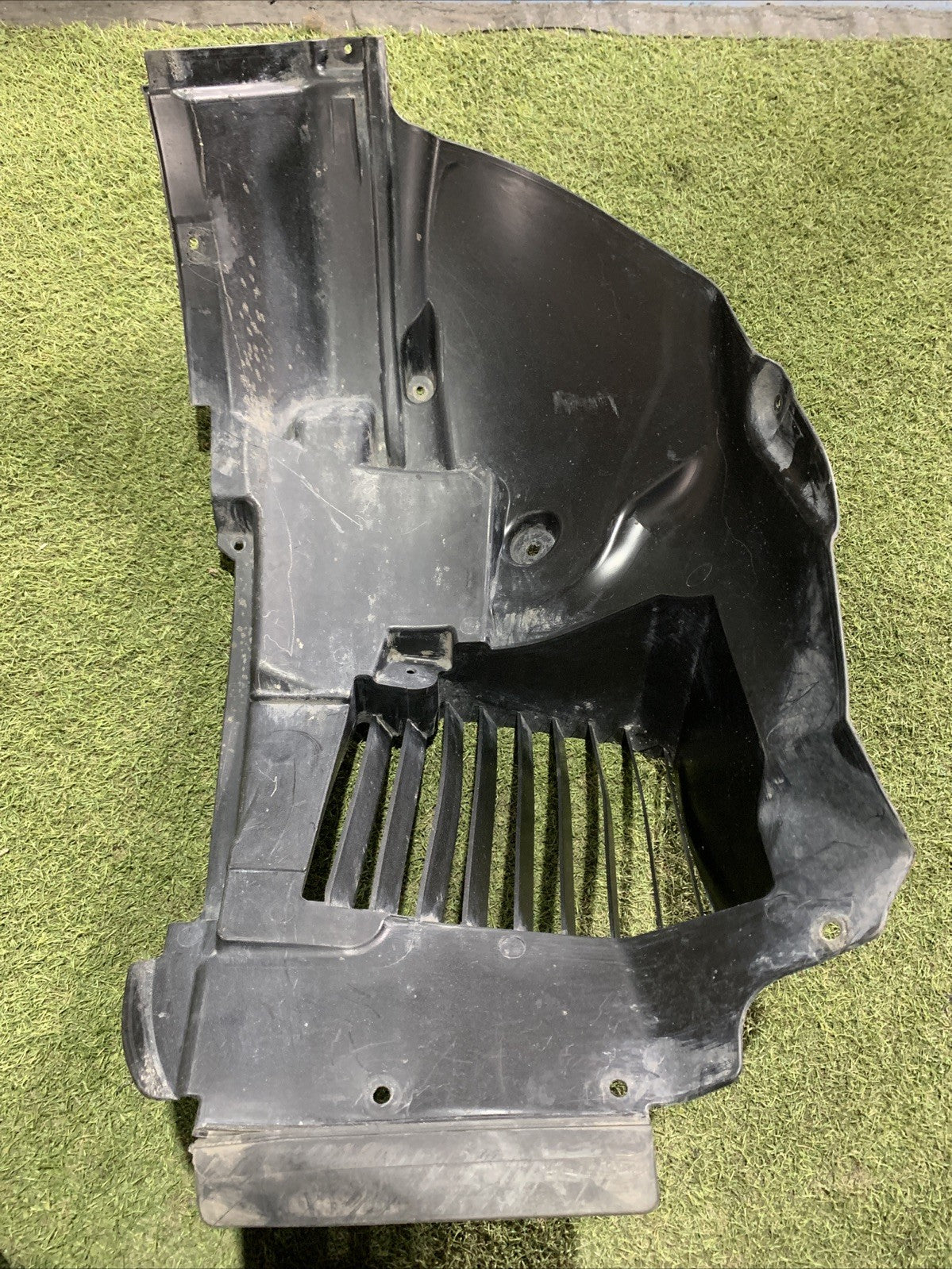 Parasassi Anteriore Sinistro Maserati Levante 670032464