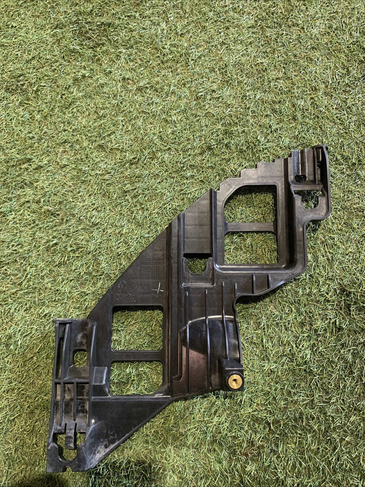 GUIDA PARAURTI ANTERIORE SINISTRO VOLKSWAGEN Golf 6 5K0807227A (08 12)