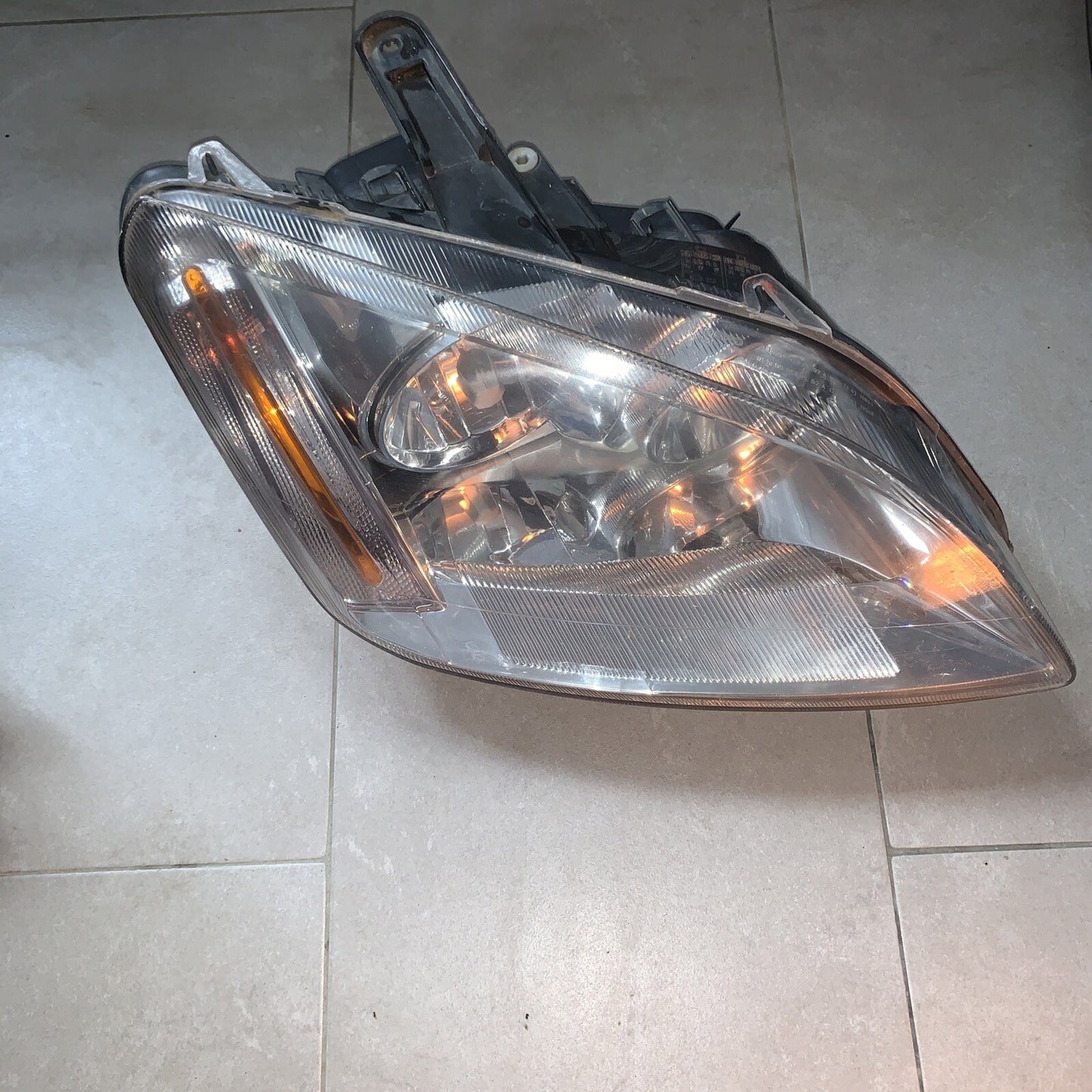 FARO FANALE PROIETTORE ANTERIORE DESTRO FORD C-MAX 2003-10 084311158R