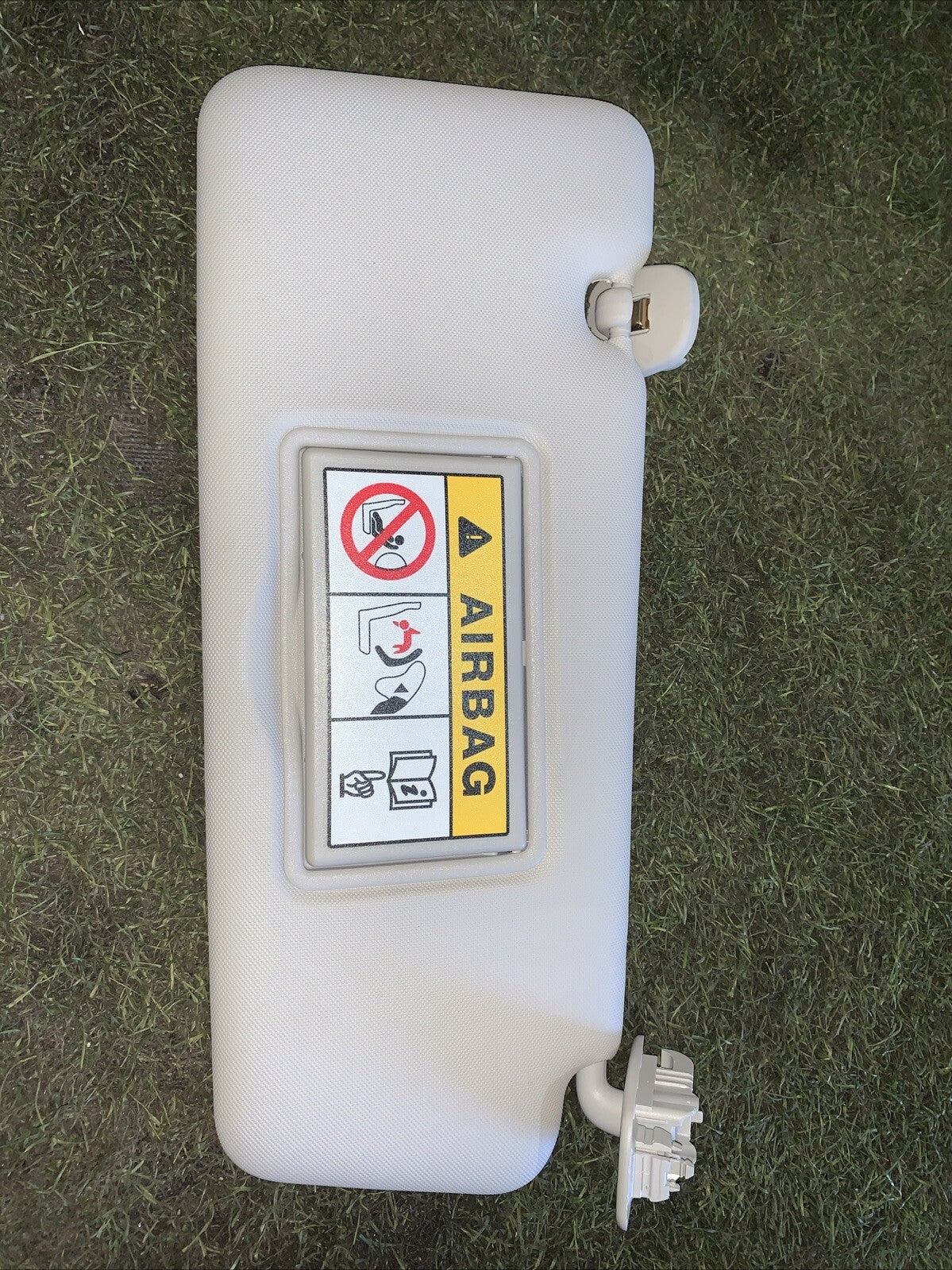 568142031 ALETTA PARASOLE DESTRA  RENAULT CAPTUR ’13 – ’18