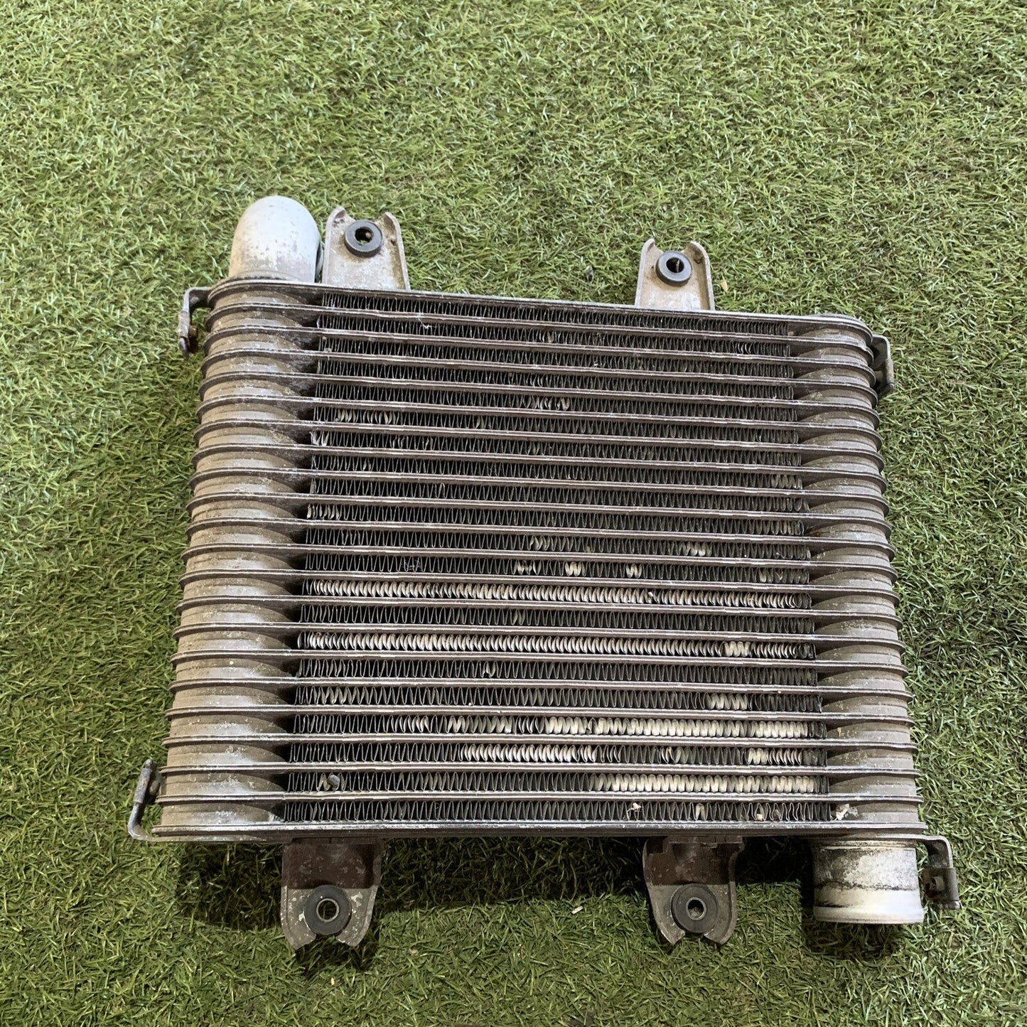 0K55113550C intercooler per KIA CARNIVAL II 2.9 CRDI 2001