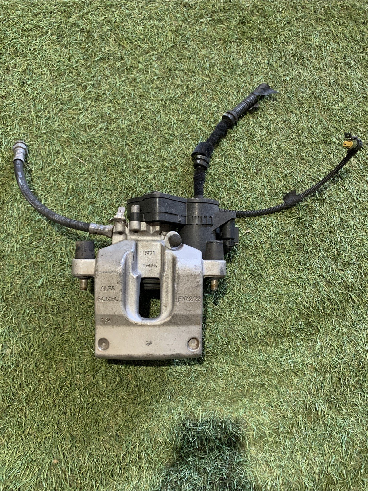 Pinza Freno Posteriore Destra Alfa romeo Stelvio 2.2 00505513520 (2)