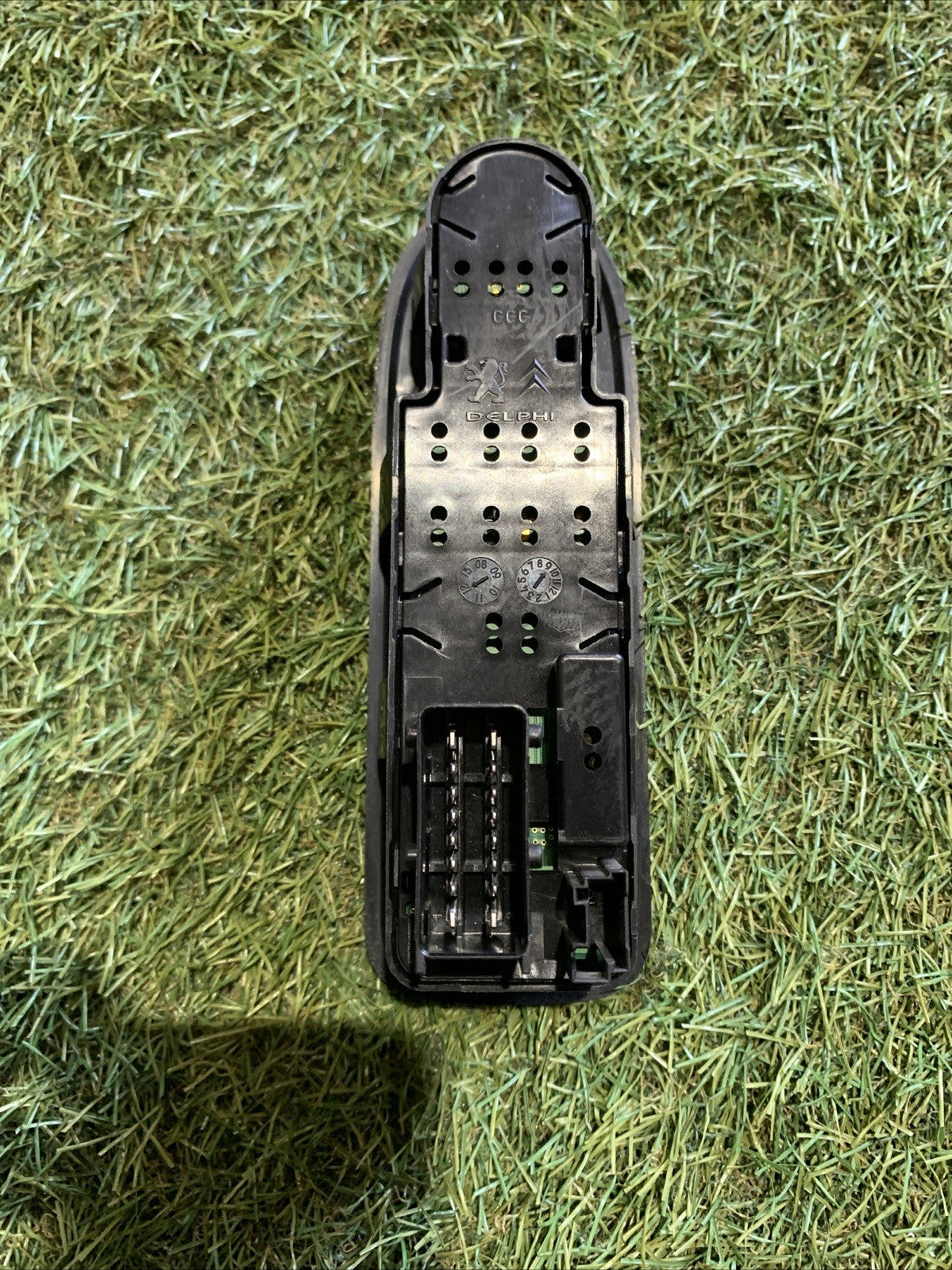 Pulsantiera Alzavetro Anteriore Sinistra Citroen C3 2013 98012283XT