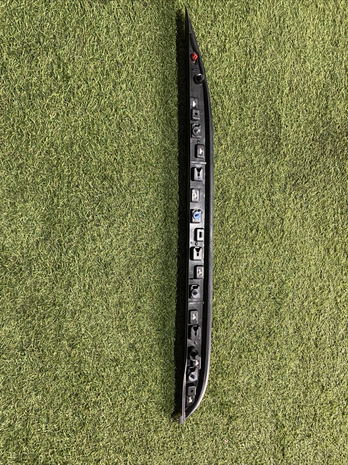 MODANATURA ESTERNA SUPERIORE DX PEUGEOT 2008 ANNO 2017 COD. 9806404777