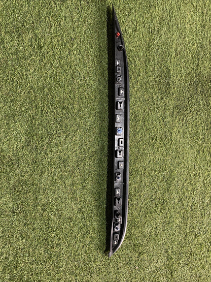 MODANATURA ESTERNA SUPERIORE DX PEUGEOT 2008 ANNO 2017 COD. 9806404777