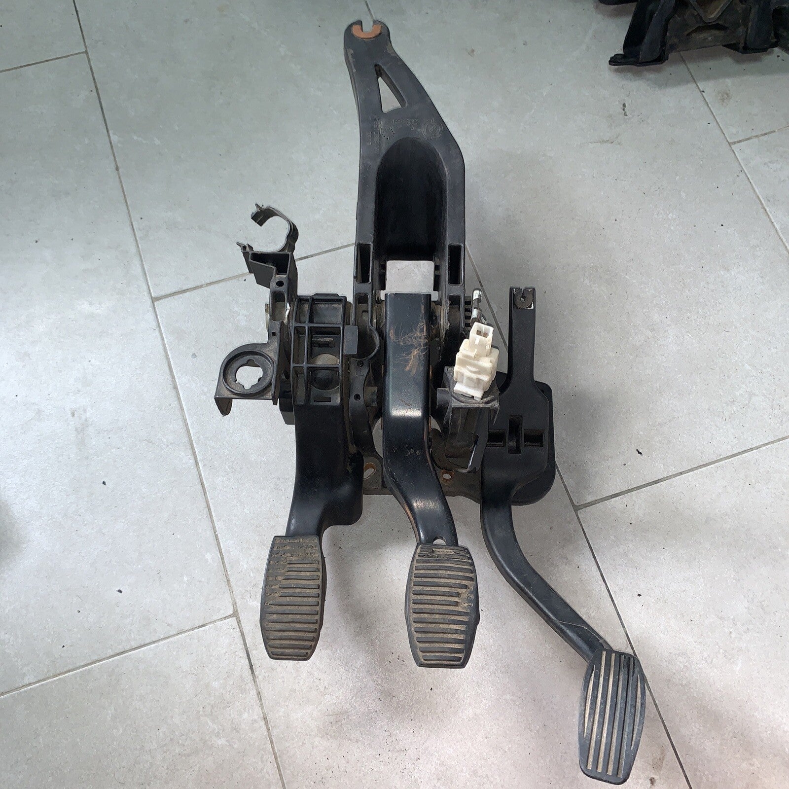 Pedaliera completa freno-frizione-acceleratore Fiat Punto 188 1.2