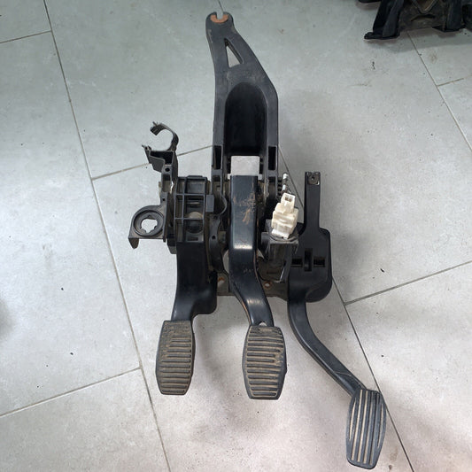 Pedaliera completa freno-frizione-acceleratore Fiat Punto 188 1.2