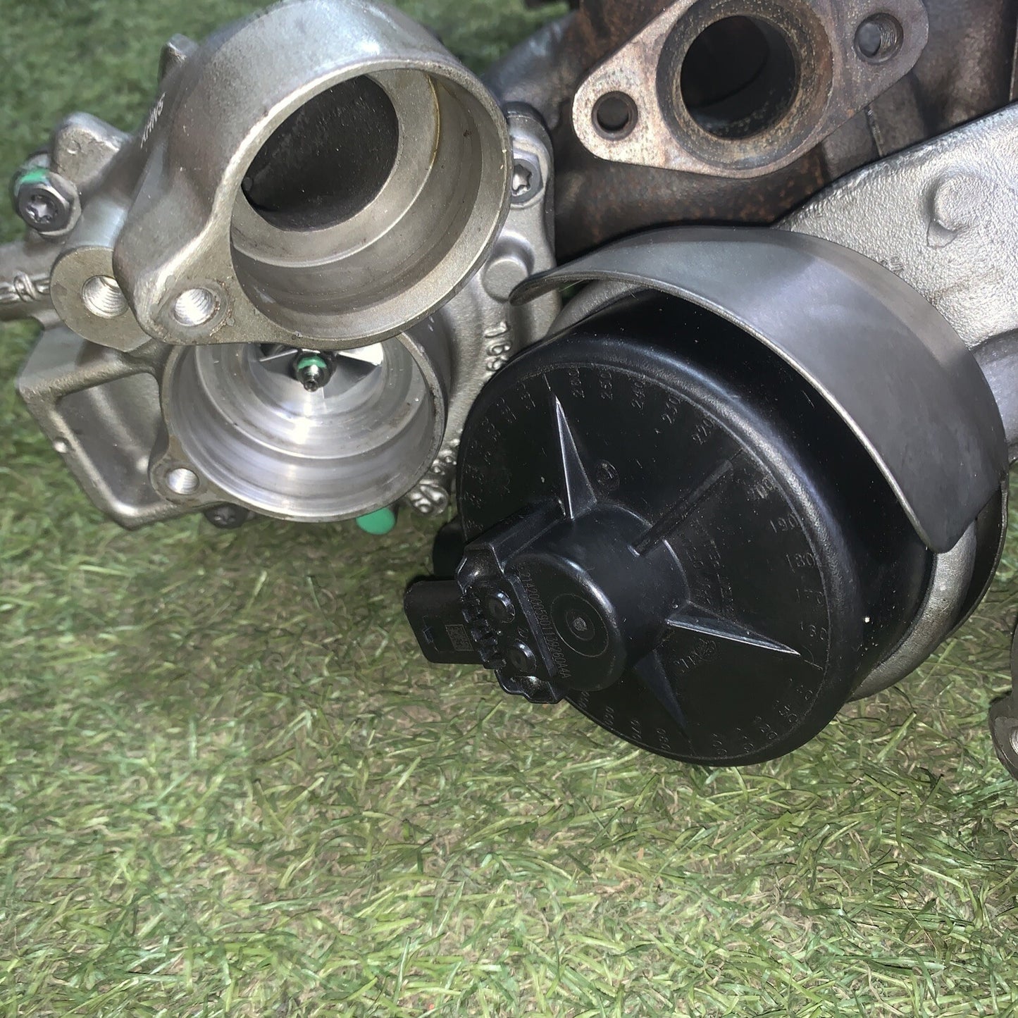 8591886 8587539 BMW Bi-Turbo compressore B47 2.0 Diesel 190 CV G20