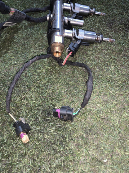 Flauto Completi Di Iniettori Volkswagen Golf 7 2.0 GTI Benzina 06K133317G