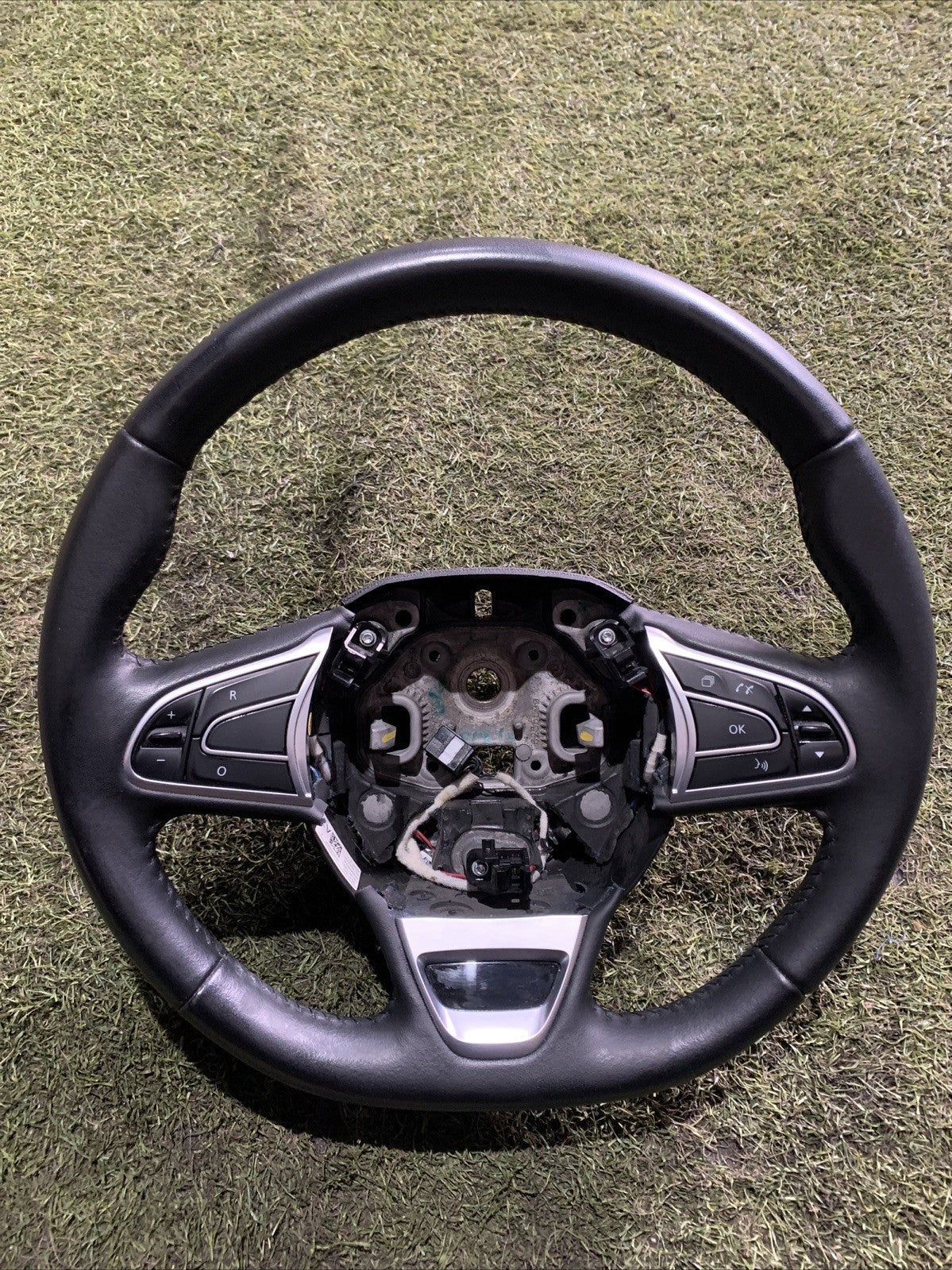 Volante In Pelle Con Comandi Renault Kadjar 484005825R (2)