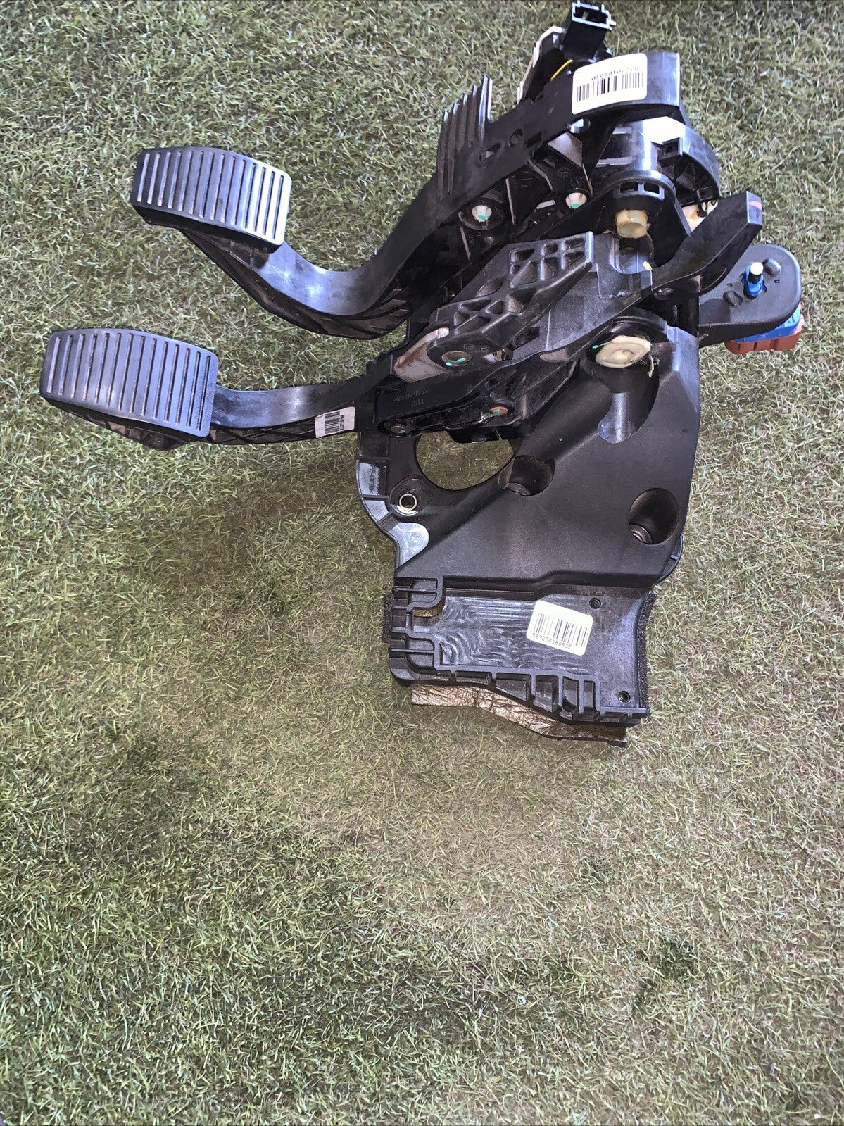 PEDALIERA FRENO FRIZIONE FIAT TIPO 1.6 ANNO 2019 CODICE 2583561045