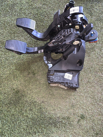 PEDALIERA FRENO FRIZIONE FIAT TIPO 1.6 ANNO 2019 CODICE 2583561045