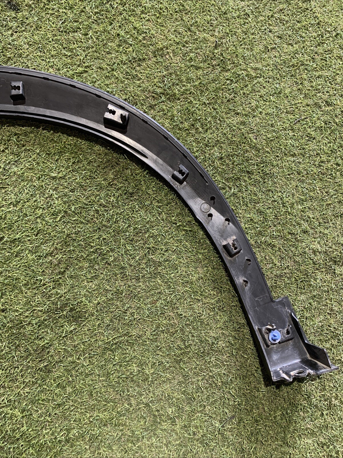 MODANATURA PARAFANGO ANT DX PER PEUGEOT 2008 Serie 9825736680 (19>)