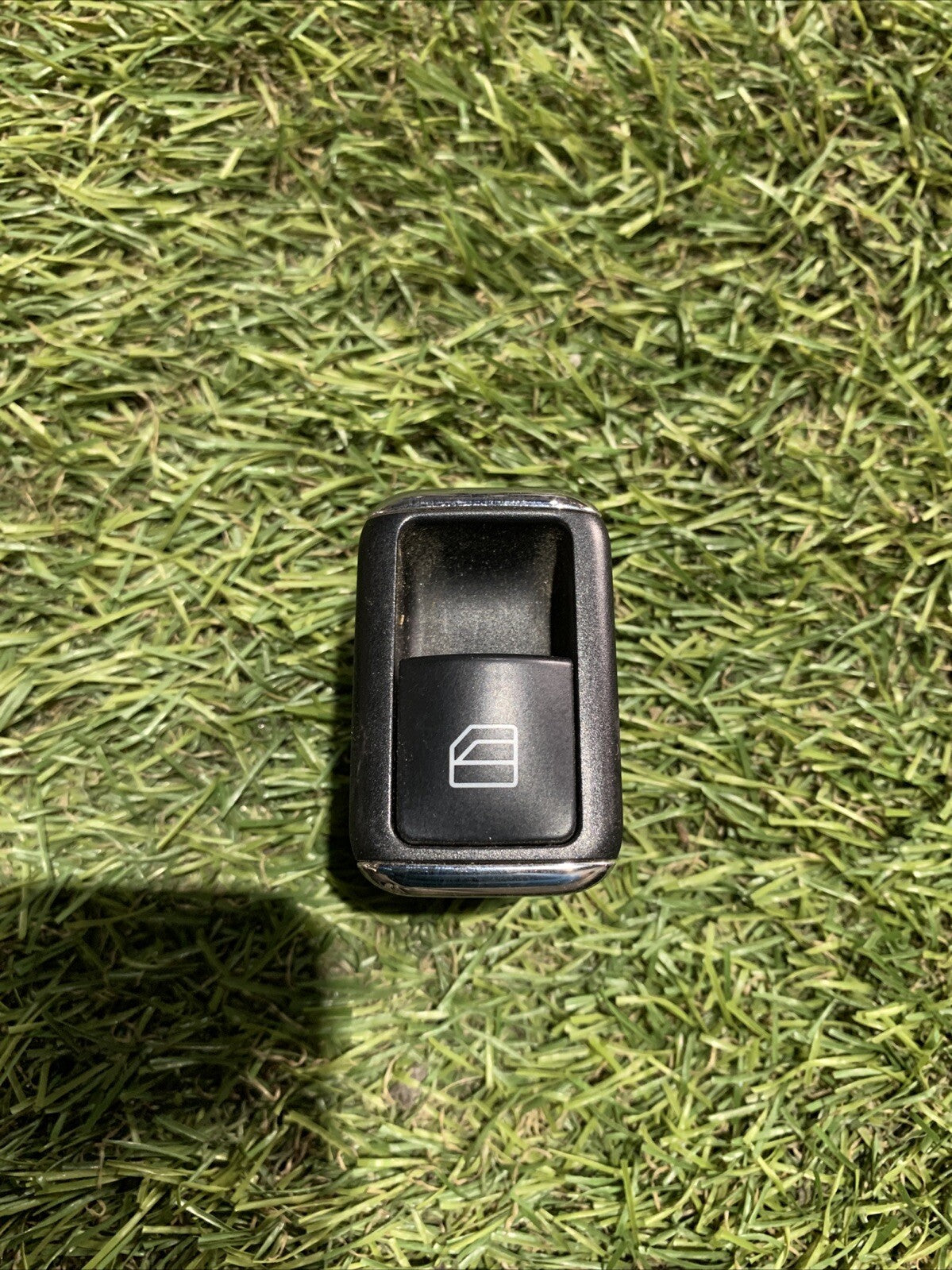 Pulsante Alzavetro Mercedes Classe C220 W204 A2048700451