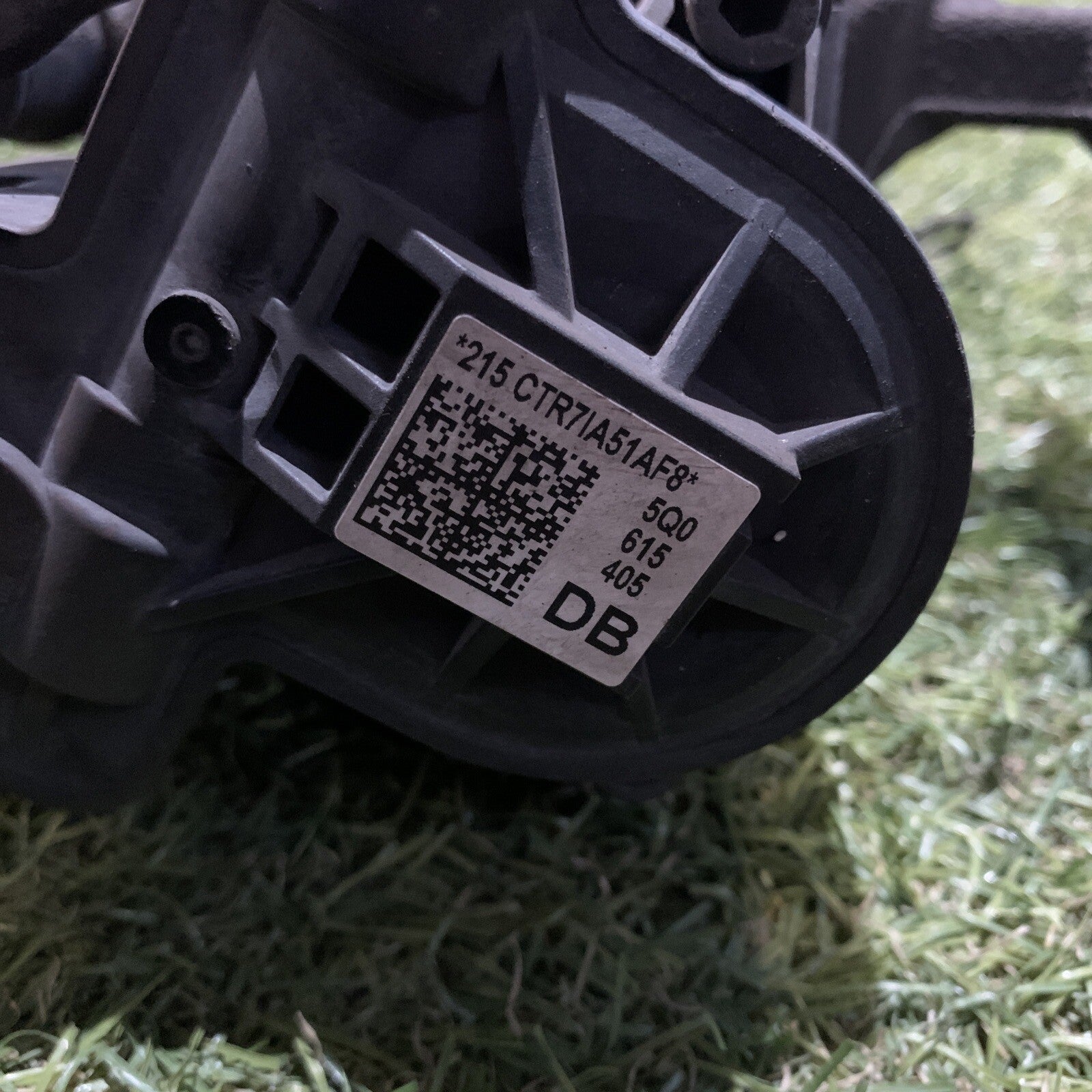 Pinza Freno Posteriore Sinistra Volkswagen T-Roc 5Q0615405