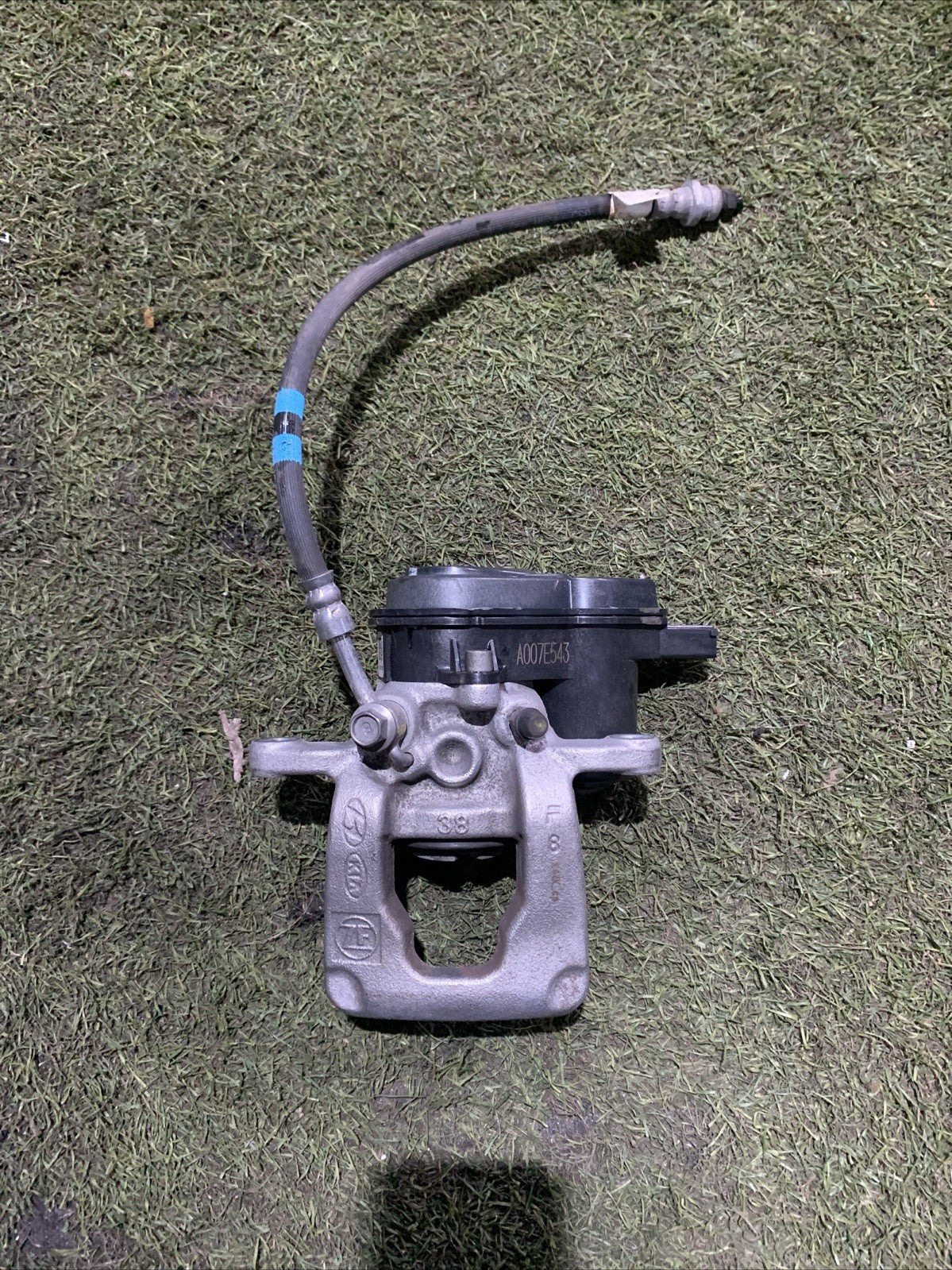 PINZA FRENO POSTERIORE DX ELETTRICA KIA SPORTAGE (NQ5) 1.6 Diesel 58230-N7600 (2