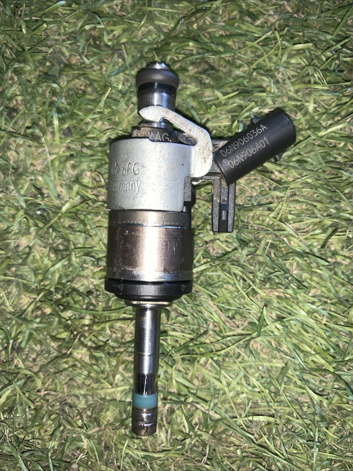 Iniettore Audi Q3 2020 2.0 Benzina 06N906036A