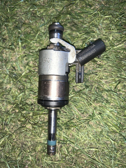 Iniettore Audi Q3 2020 2.0 Benzina 06N906036A