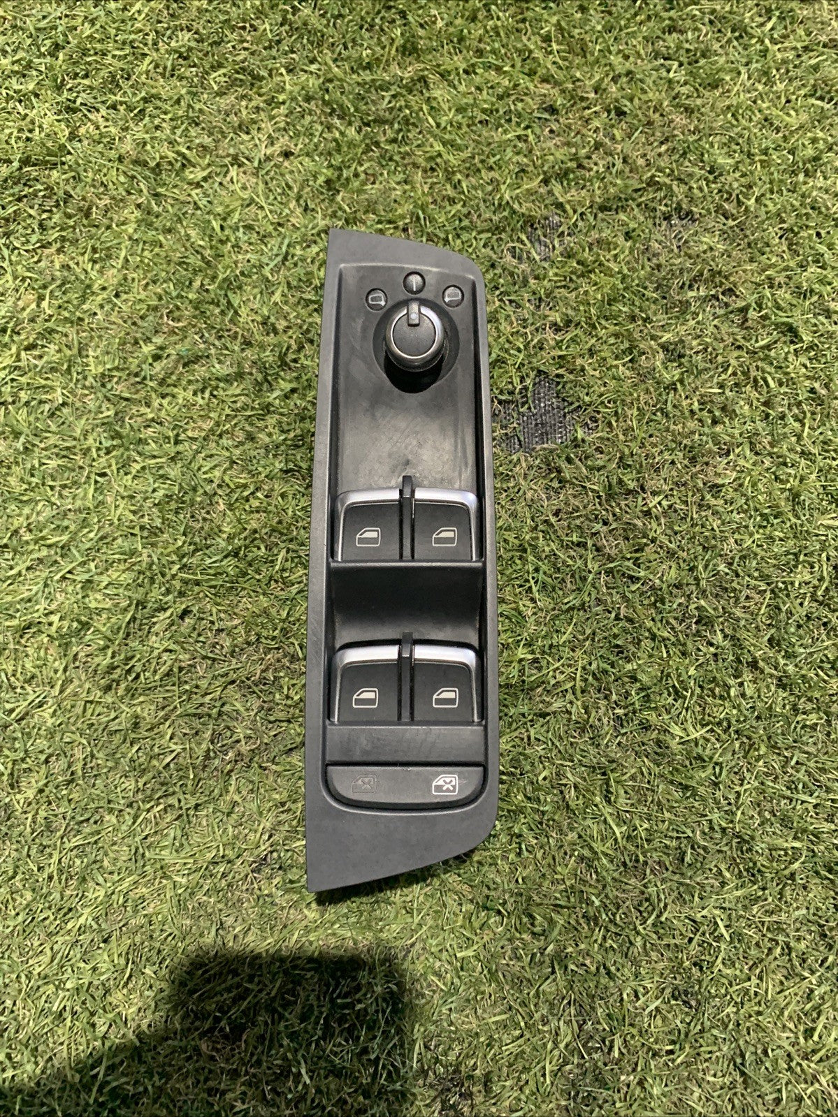 Pulsantiera Alzavetro Anteriore Sinistra Audi A1 2010-2017 8U0959851