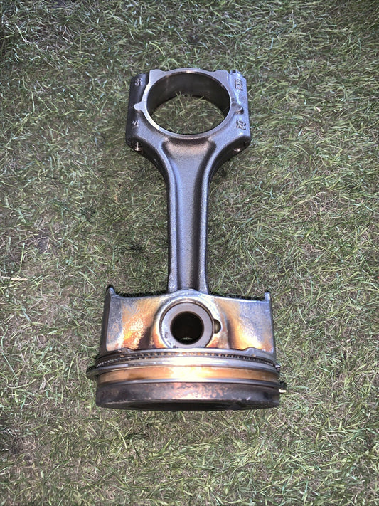 Pistone Motore Con Biella Volkswagen Golf 7 2.0 GTI 245CV 06KBF (1)