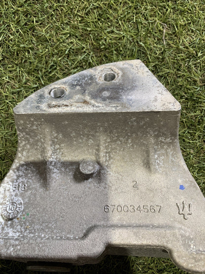 Staffa Supporto Motore Destro Maserati Levante 670034567