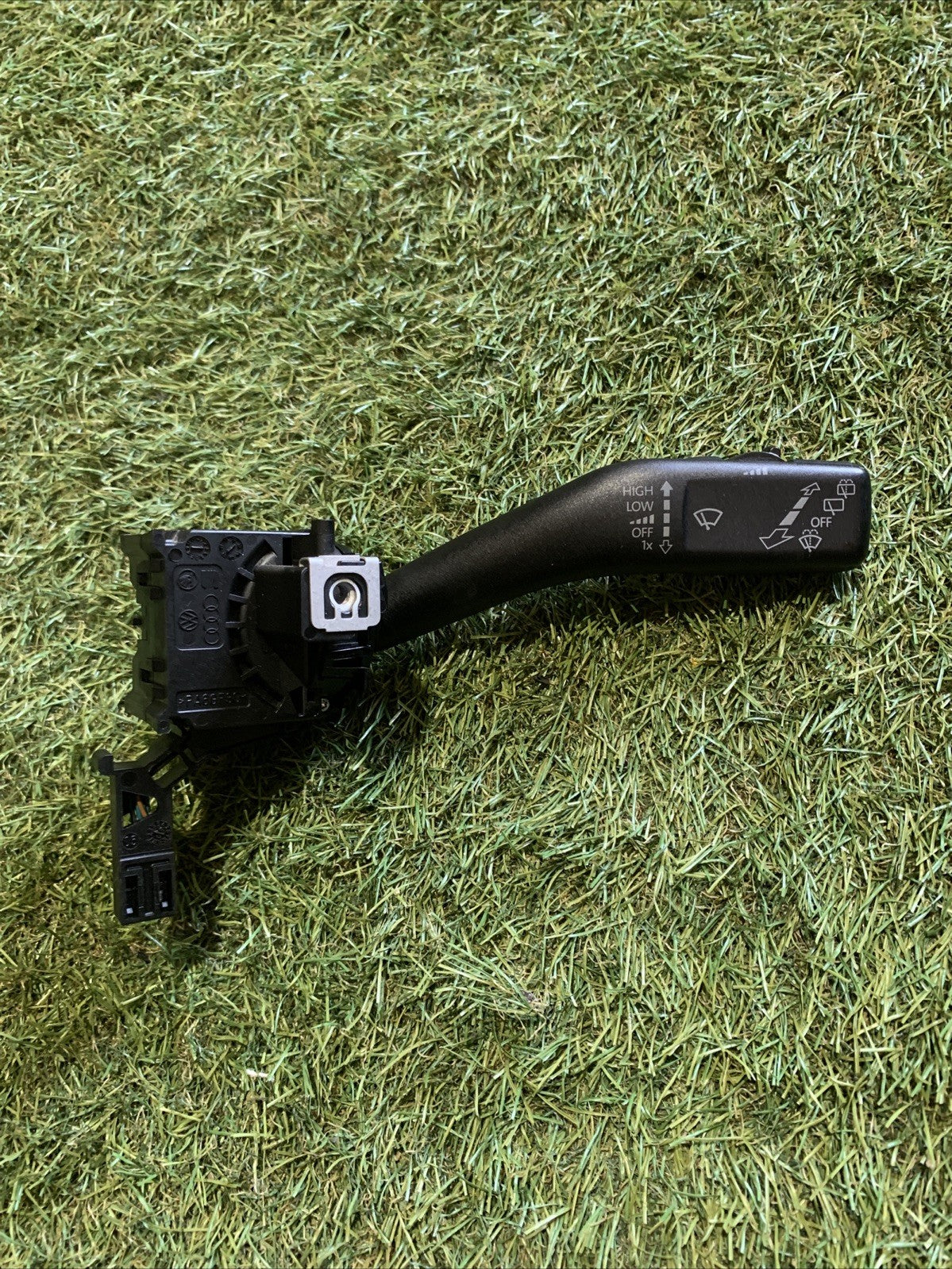 DEVIOLUCI DESTRO VOLKSWAGEN Golf 6 Berlina 1K0953519H (08-12)