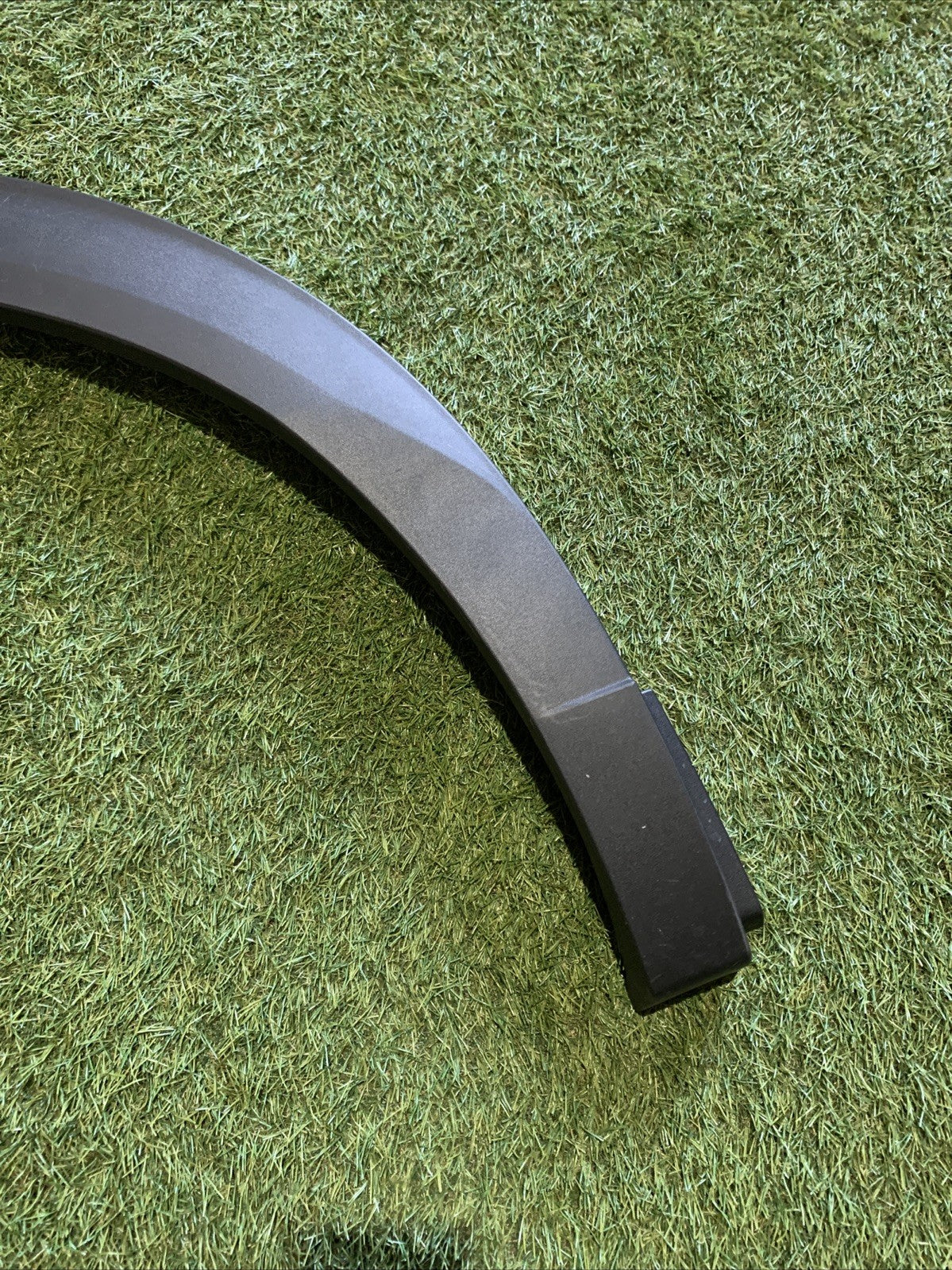 MODANATURA PARAFANGO POST DX PER PEUGEOT 2008 Serie 9825736580 (19>)