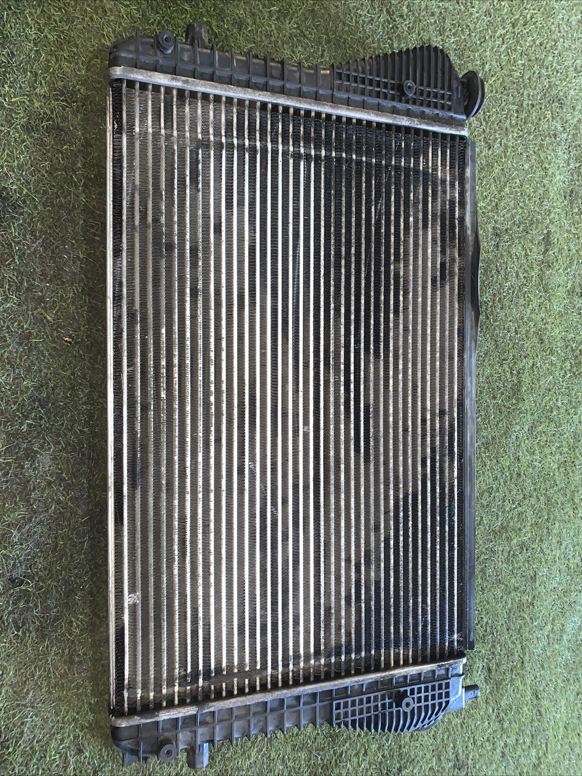 RADIATORE INTERCOOLER VOLKSWAGEN GOLF 5 1.9 1K0145803A