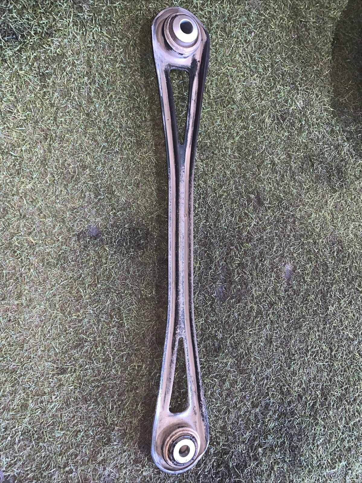 Braccio oscillante posteriore inferiore Sinistro Audi Q7 2006 3.0D 7L8501529A