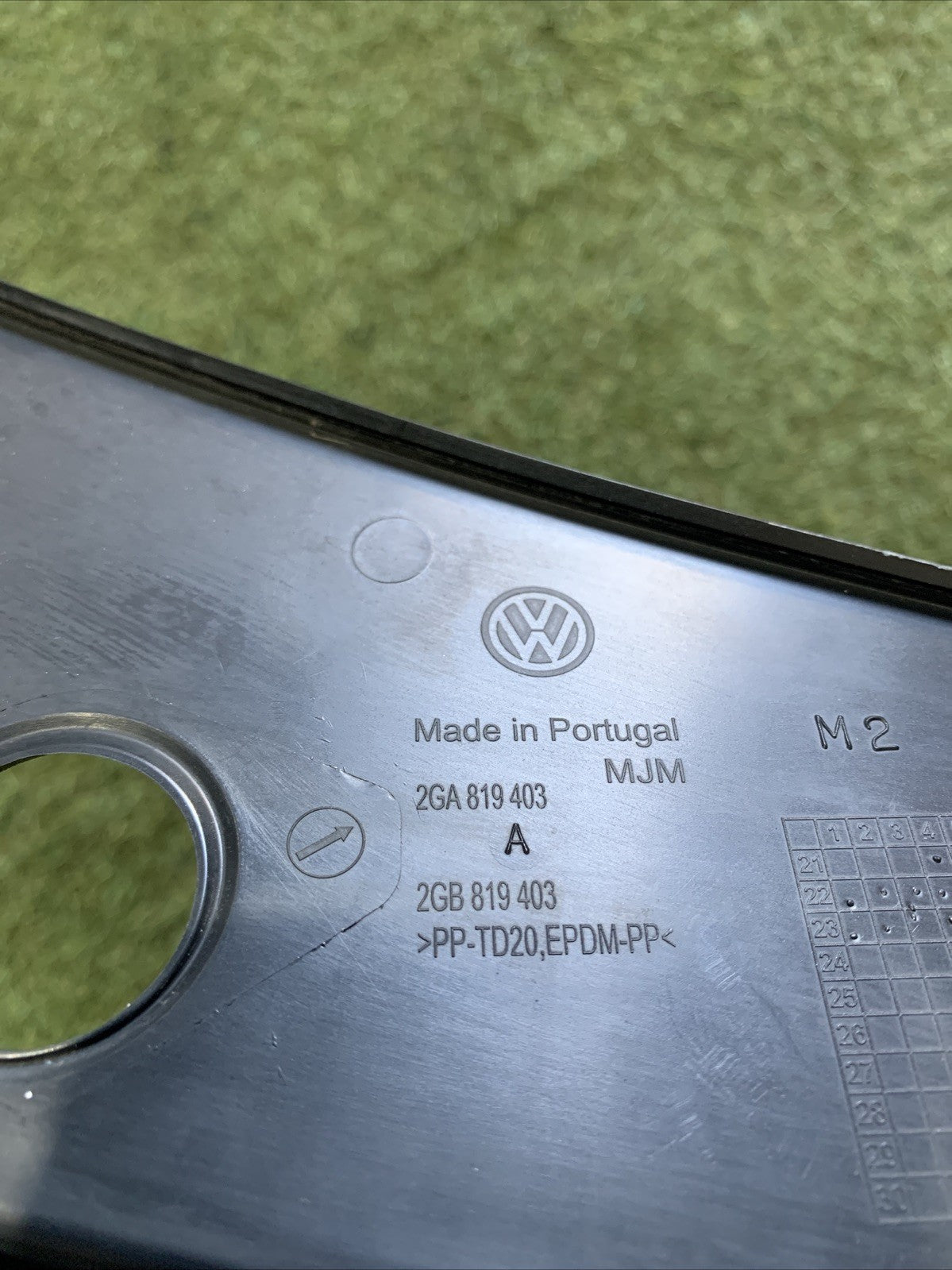 Griglia Gocciolatoio Parte Sinistra Volkswagen T-Roc 2023 2GA819403