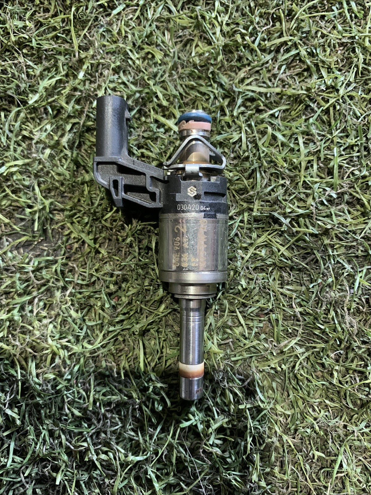 Iniettore Benzina Volkswagen Polo 2024 1.0 04E906036AT DKL