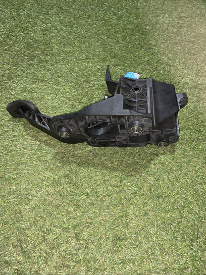 PEDALE FRIZIONE RENAULT TWINGO III 1.0 BENZINA 2014-2019 465030341R A4532900500