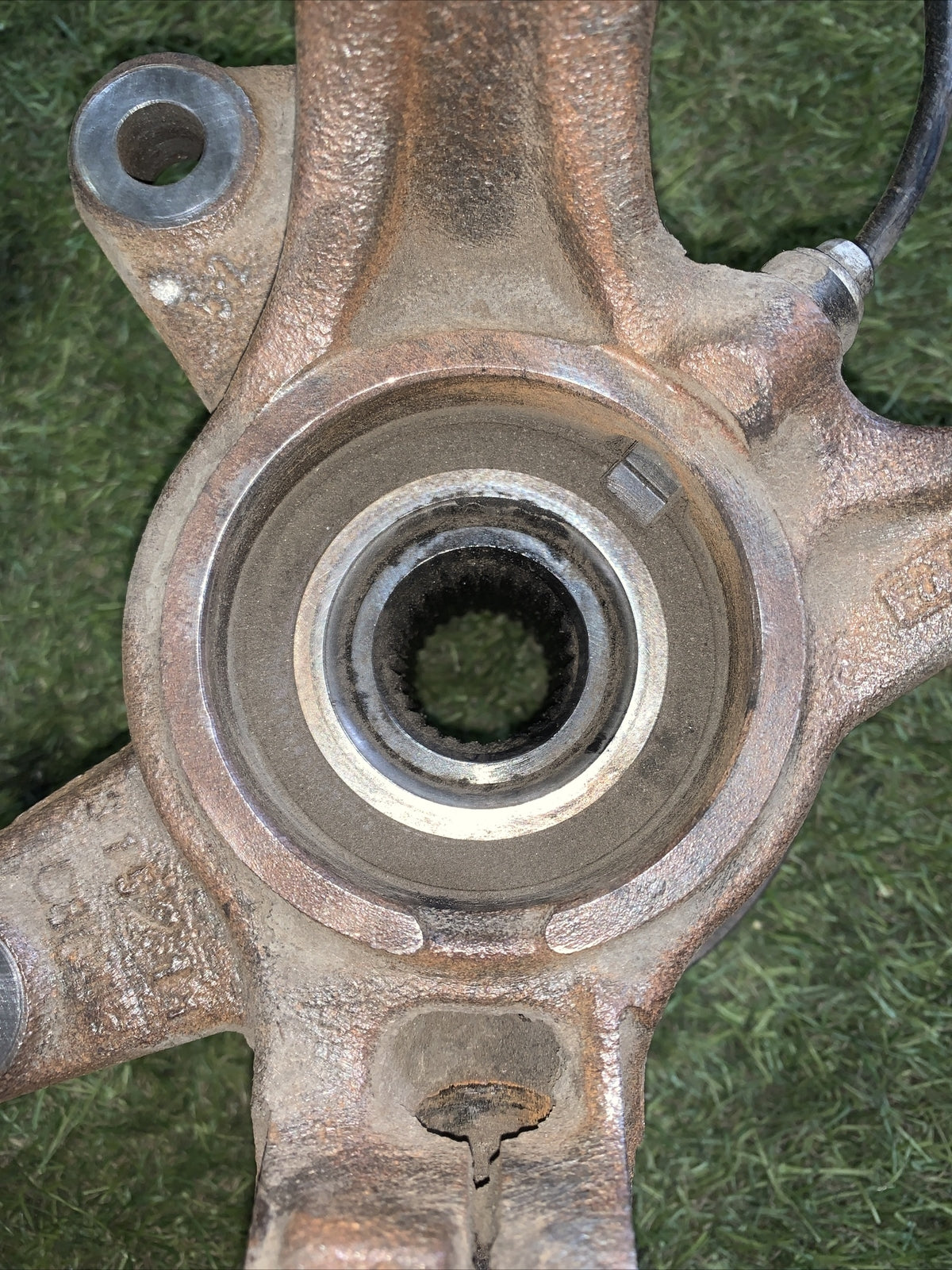 8V51-3K170-DA MOZZO MONTANTE ANTERIORE DESTRO FORD FIESTA 2011 1.4 Diesel