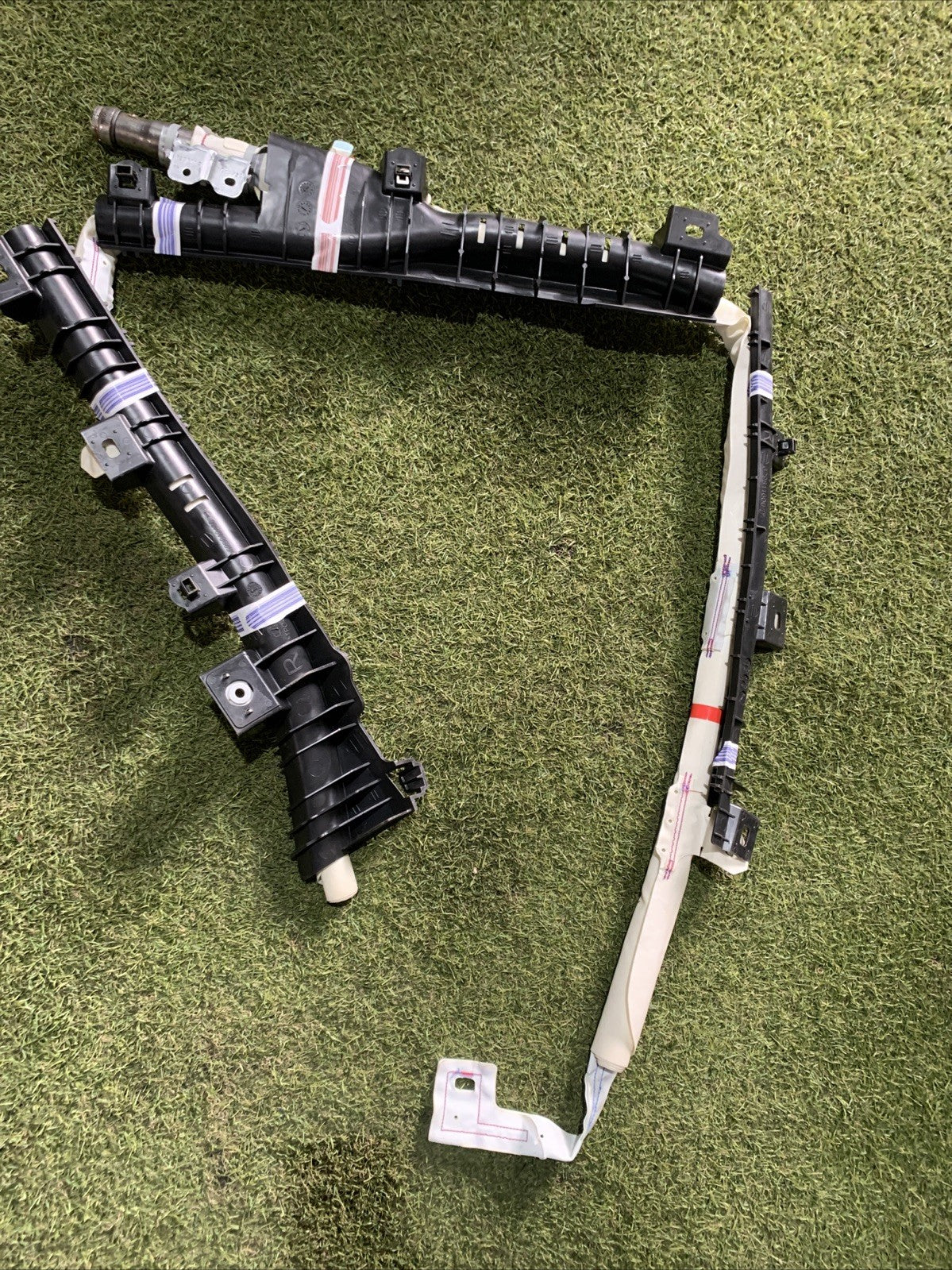 AIRBAG A TENDINA DESTRO DX PER TOYOTA C-HR Ibrida 62170F4010 (16 23) (2)