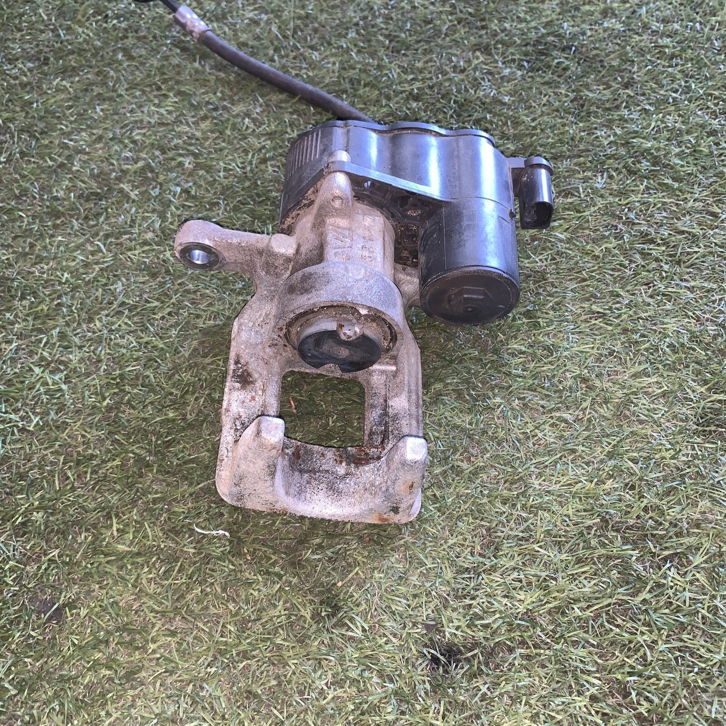 9819059380 PINZA FRENO POSTERIORE SX ELETTRICA PEUGEOT 3008 DAL 2016