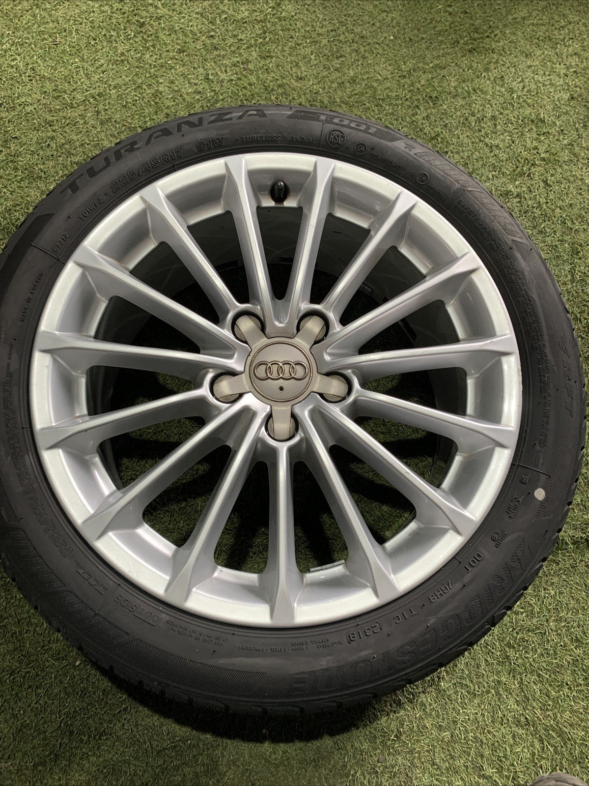 Cerchio In Lega Da 17 Con Gomma Audi A3 8V 8V0601025BN (2)