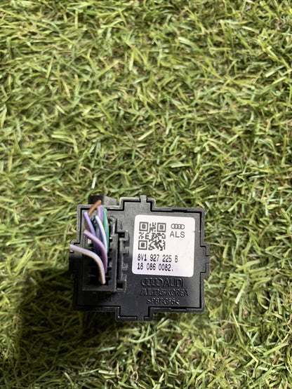 8V1927225B PULSANTE FRENO DI STAZIONAMENTO AUDI A3 8V Q2 2016