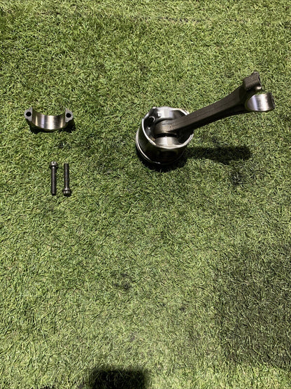 Pistone Motore Audi A3 8V Golf 7 1.6 CRK 03L105401A (1)