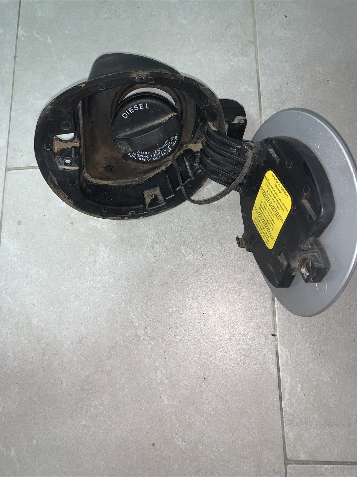 SPORTELLINO TAPPO CARBURANTE ALFA ROMEO GIULIETTA 50518948/1013 1512747