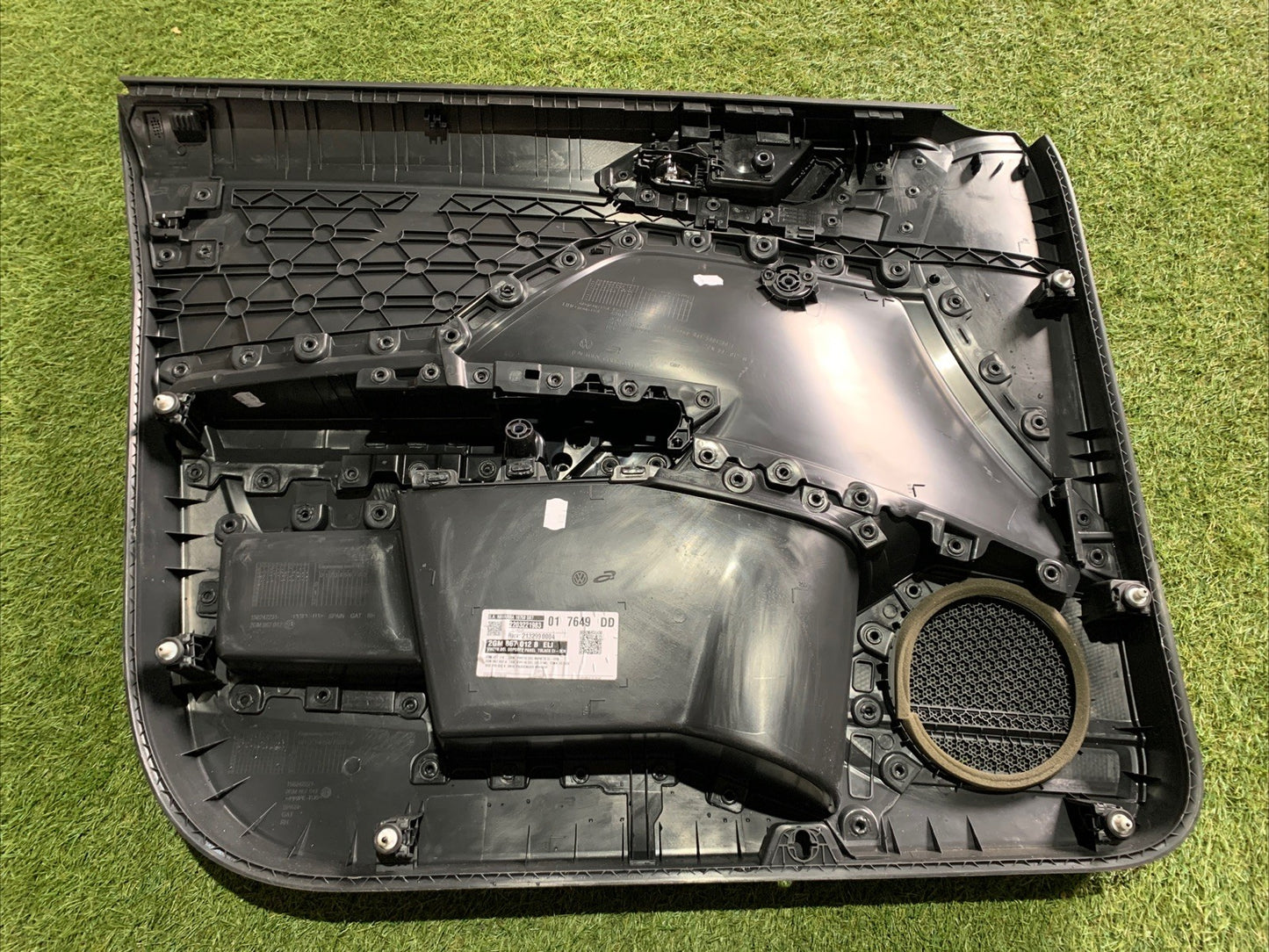Pannello Porta Interno Anteriore Destro Volkswagen T-Cross 2GM867012B (2)