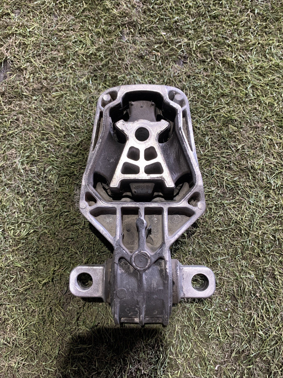 SUPPORTO MOTORE PER MERCEDES Classe A Serie (W176) A2462401209 Diesel 1800