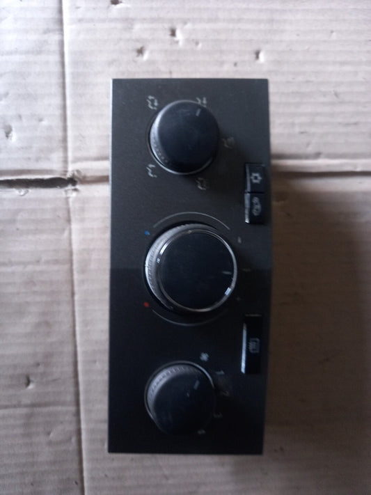 RICAMBI USATI 13308174 COMANDI CLIMA OPEL Astra H Berlina  2005 Benzina  427387