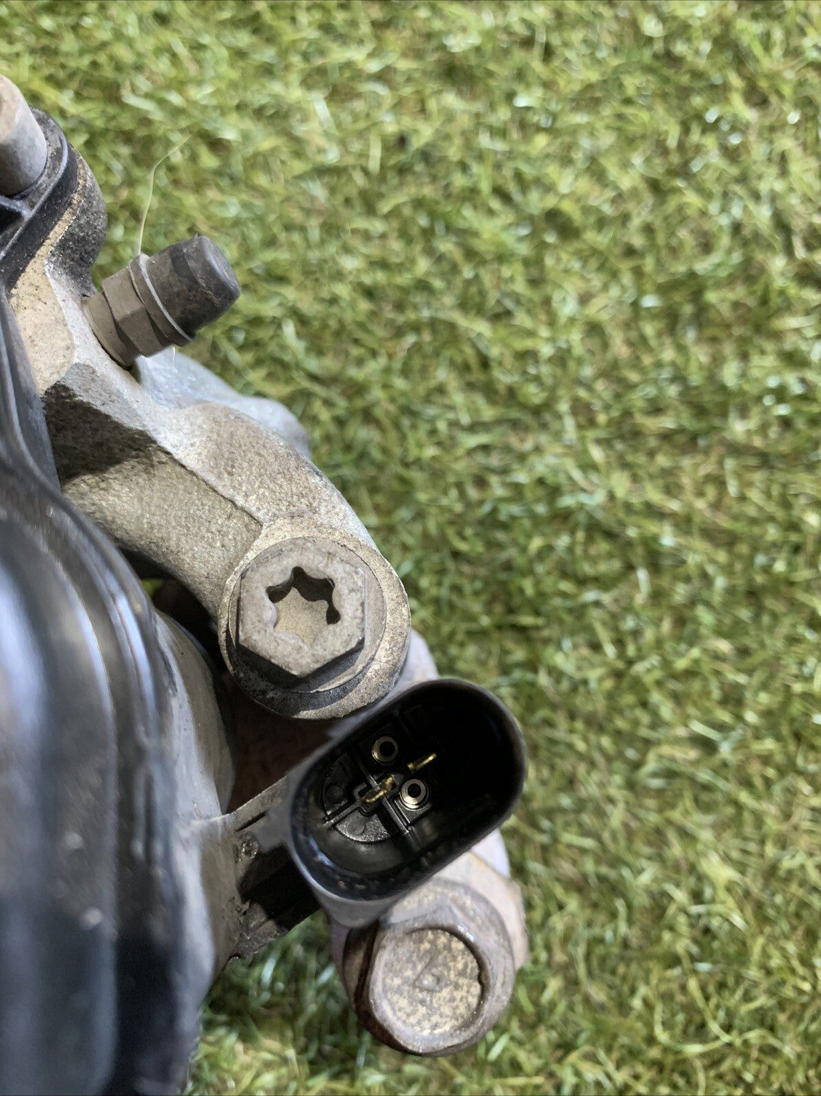 440114EA0A PINZA FRENO POSTERIORE SINISTRA ELETTRICA NISSAN QASHQAI (J11)