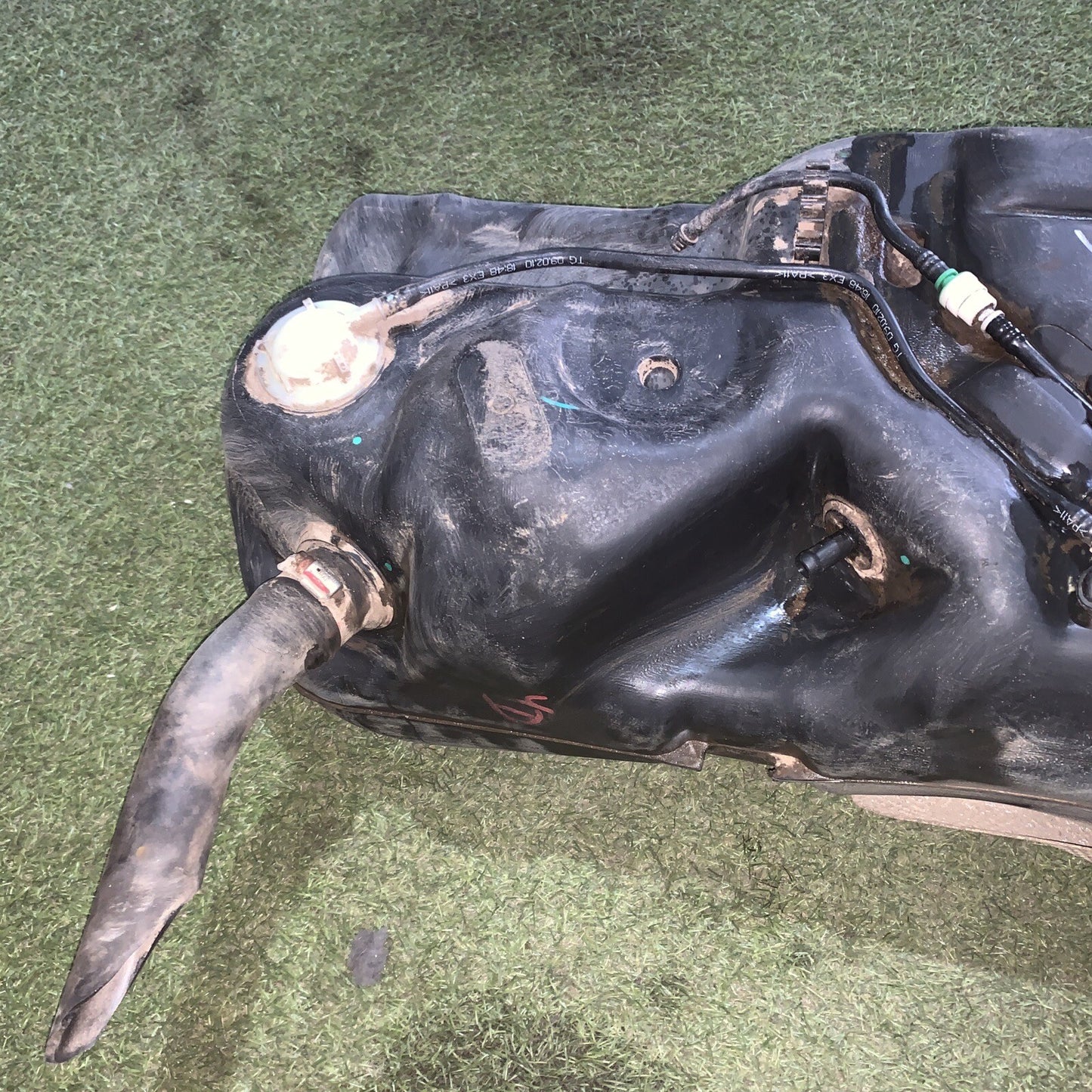 89101-79J00 SERBATOIO GASOLIO CARBURANTE USATO FIAT SEDICI 16 4X4 1.9 MTJ