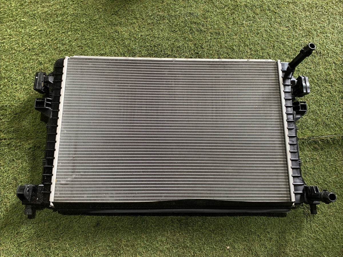 Radiatore Acqua Supplementare Volkswagen T-Roc 2023 2.0 Diesel 5Q0121251HS