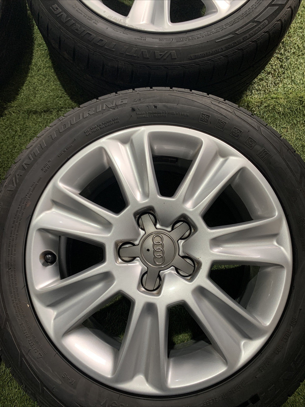 Cerchi In Lega Con Gomme Da 15 Audi A1 2010 8X0601025